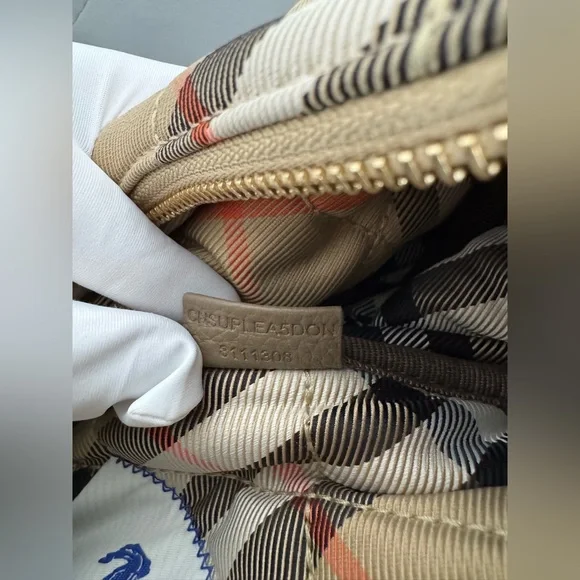 Burberry Horseshoe cross body bag - Picture 14 of 16